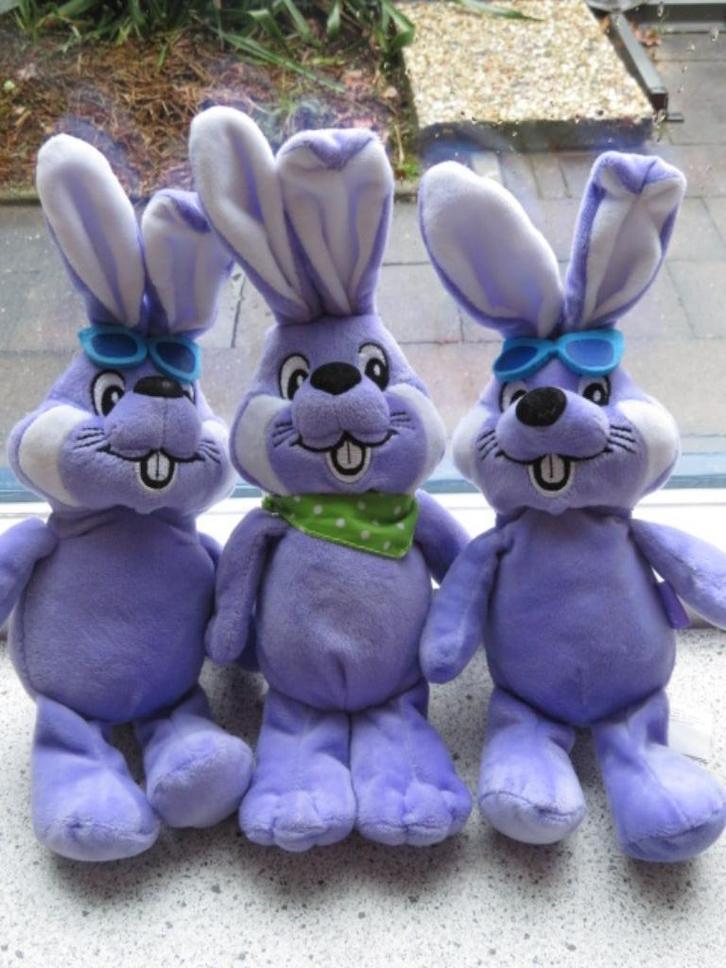 Konijn haas paashaas merk Milka paars met blauwe bril groe, Kinderen en Baby's, Speelgoed | Knuffels en Pluche, Zo goed als nieuw