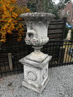 Klassieke tuinvaas op sokkel, Ophalen, Minder dan 60 cm, Zo goed als nieuw, Overige vormen