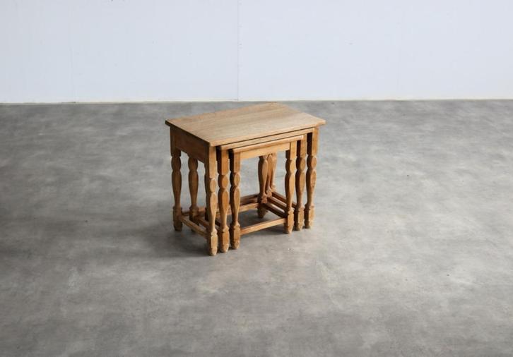 brutalist bijzettafels | nesting tables | jaren 60 | Deens, Huis en Inrichting, Tafels | Bijzettafels, Gebruikt, Rond, 45 tot 60 cm