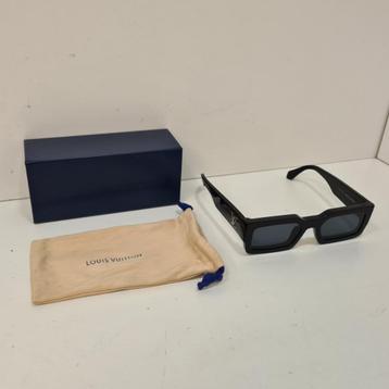 Louis Vuitton LV Clash Low Square Sunglasses beschikbaar voor biedingen
