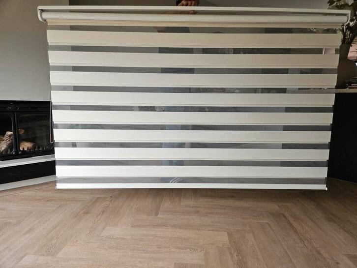 Luxaflex Duo Rolgordijn - Stijlvol & Functioneel, Huis en Inrichting, Stoffering | Gordijnen en Lamellen, Zo goed als nieuw, 150 tot 200 cm