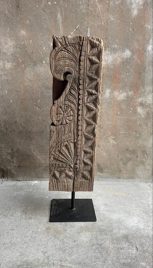 Oud houtsnijwerk uit Indiase tempel, Antiek en Kunst, Kunst | Niet-Westerse kunst, Ophalen of Verzenden