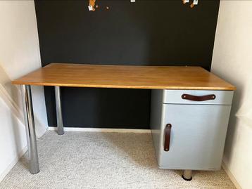 Bureau beschikbaar voor biedingen