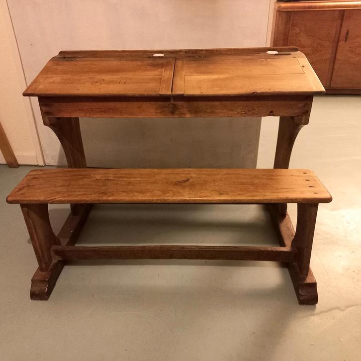 Oud schoolbankje kind, kersen/eikenhout porcelijn inktbakjes, Antiek en Kunst, Antiek | Meubels | Stoelen en Banken, Ophalen