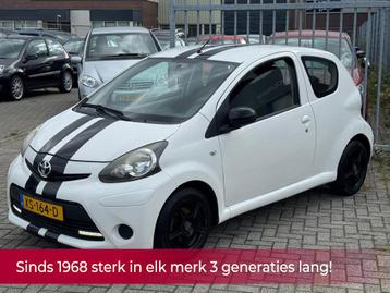 Toyota Aygo 1.0 VVT-i Comfort White Black Racing Edition! Ai beschikbaar voor biedingen