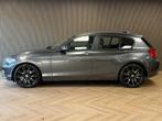BMW 1-serie 118i Urban AUT. AIRCO PDC CRUISE KEYLESS-GO BLUE, Auto's, BMW, 136 pk, Zwart, Met garantie (alle), Leder en Stof