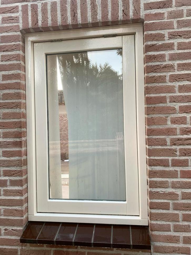 Diverse kozijnen met ramen - 84x129cm en kantelraam, Doe-het-zelf en Verbouw, Glas en Ramen, Gebruikt, Gevelraam of Ruit, 80 tot 120 cm