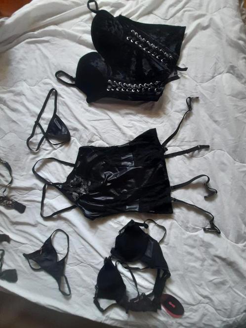 Mooie lingerie van oa.Hunkemoller, BH's + strings ed., Kleding | Dames, Ondergoed en Lingerie, BH, Zwart, Ophalen of Verzenden