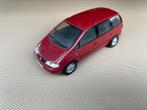 model Seat Alhambra 1/43 Herpa bordeaux Volkswagen VW Sharan, Hobby en Vrije tijd, Overige merken, Gebruikt, Ophalen of Verzenden