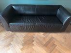 Bank 2,5 zits Gelderland 4800 zwart leer, Huis en Inrichting, Banken | Bankstellen, Ophalen, Gebruikt, Driepersoons, Rechte bank