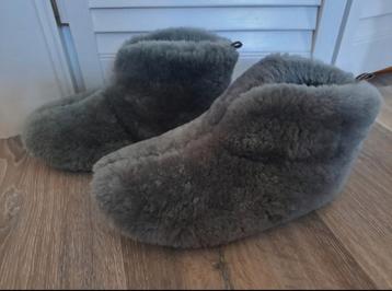 (twv €80) Fluffy echt wollen hoge Warmbat sloffen pantoffels beschikbaar voor biedingen