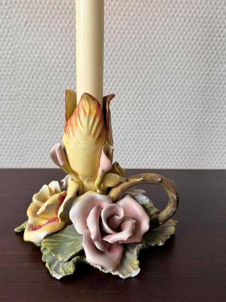 Klassieke Barbotine Porseleinen Bloemenkandelaar, Rozen, Huis en Inrichting, Woonaccessoires | Kandelaars en Kaarsen, Gebruikt
