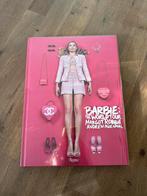 Barbie: The World Tour - Margot Robbie, Ophalen of Verzenden, Zo goed als nieuw, Overige onderwerpen
