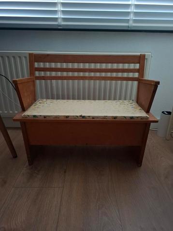 Retro Kinderbankje Hout met Kussen beschikbaar voor biedingen