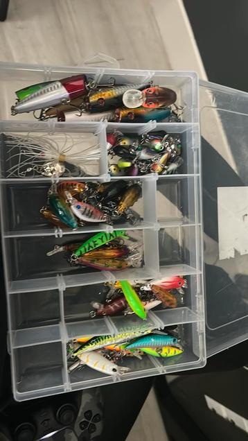 Doos Vol snoek aasjes beschikbaar voor biedingen