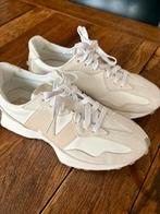 New Balance 327 Sneakers - Stijlvol en Comfortabel!, Kleding | Dames, Schoenen, Ophalen of Verzenden, Zo goed als nieuw, Wit, Sneakers of Gympen