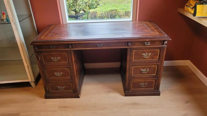 Klassiek Engels Bureau met lederen blad, Huis en Inrichting, Bureaus, Gebruikt, Bureau, Ophalen