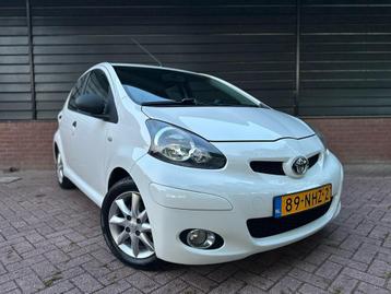 Toyota Aygo 1.0 12V Vvt-i 5DRS 2010 Wit Airco !! Nap !!  beschikbaar voor biedingen