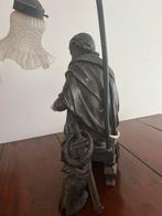 Bronzen beeld met schemerlamp. 1886, Ophalen of Verzenden, Brons