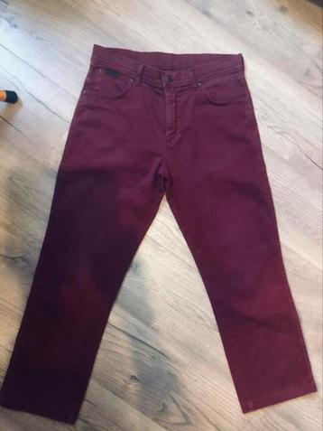 WRANGLER rode broek maat 40 beschikbaar voor biedingen