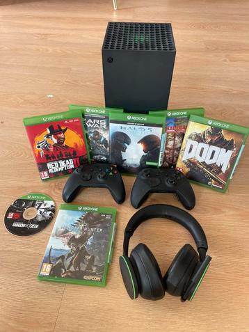 Xbox Series X + 2 Controllers + Headset + 7 Games beschikbaar voor biedingen