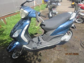 piaggio fly 2 takt 225,00 euro / onderdelen scooter  beschikbaar voor biedingen