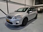Toyota Auris 1.8 Full Hybrid Executive 2e Eigenaar OrgNL, Auto's, Toyota, Euro 5, Parkeersensor, Zwart, 4 cilinders