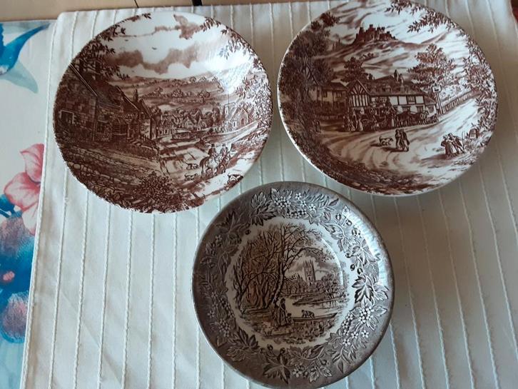 3 schaaltjes oa STAFFORDSHIRE.ENGLISCH .vanaf, Antiek en Kunst, Antiek | Servies los, Ophalen of Verzenden