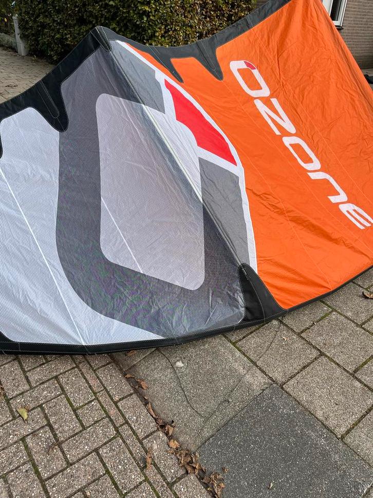 Ozone Edge V11 set 9m & 11m (2023), Watersport en Boten, Kitesurfen, Gebruikt, Kite, Geen board, Ophalen