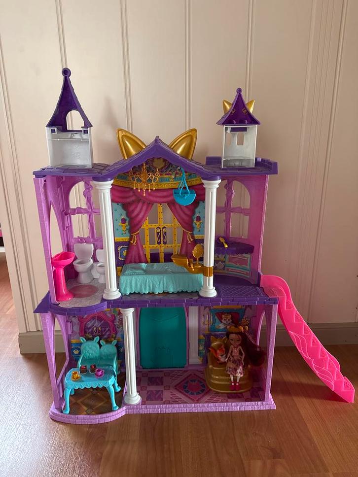 Enchantimals Kasteel met Pop en Accessoires, Kinderen en Baby's, Speelgoed | Poppenhuizen, Gebruikt, Poppenhuis, Ophalen of Verzenden