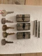 Buitendeur cylindersloten 30x30, Doe-het-zelf en Verbouw, Hang- en Sluitwerk, Ophalen of Verzenden, Gebruikt, Rvs