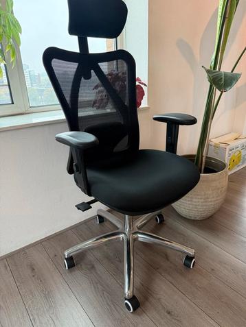 LifeGoods Ergonomische Bureaustoel - Zwart/Chroom beschikbaar voor biedingen