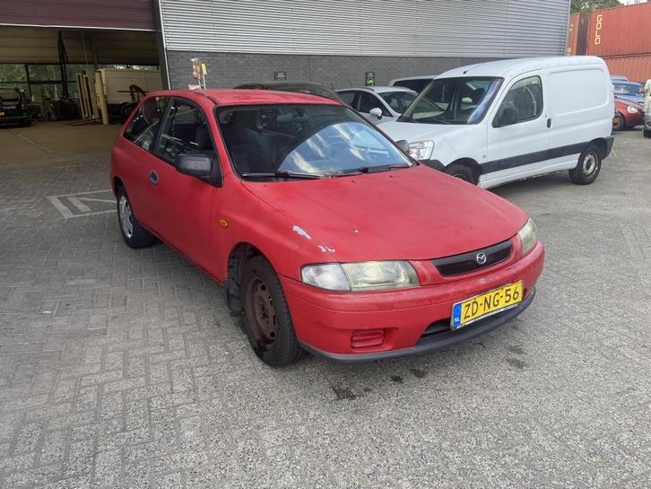 Mazda 323 1.5i P GLX, Auto's, Mazda, Bedrijf, Airbags, Centrale vergrendeling, Elektrische buitenspiegels, Elektrische ramen, Radio