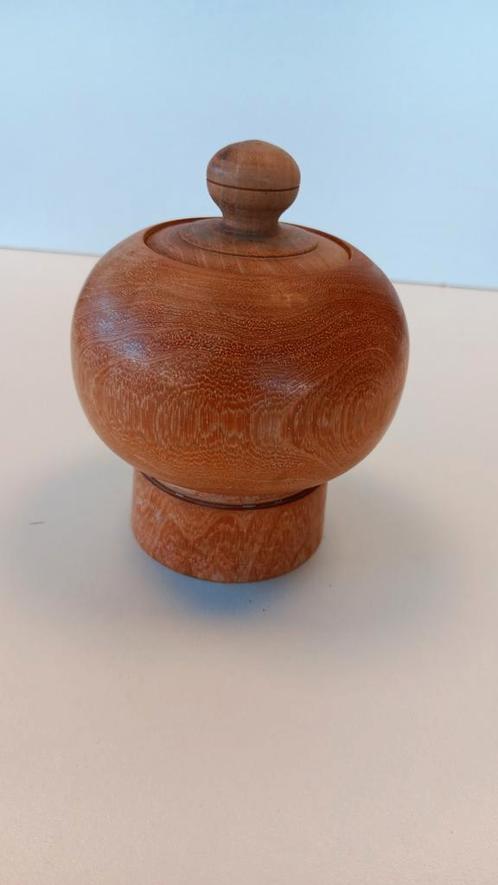 Rond houten bakje rond met deksel., Huis en Inrichting, Woonaccessoires | Schalen en Manden, Zo goed als nieuw, Schaal, Rond, Hout