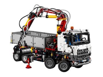 LEGO Technic Mercedes Benz Arocs 3245 42043 beschikbaar voor biedingen