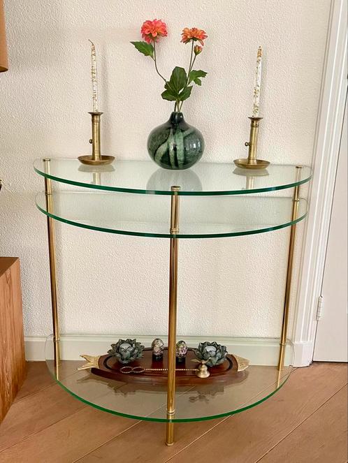 Halfronde glazen sidetable messing Hollywood Regency, Huis en Inrichting, Tafels | Bijzettafels, Zo goed als nieuw, Overige vormen