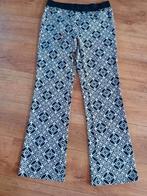 Zwart / wit flared broek Norah Maat 42, Zwart, Maat 42/44 (L), Ophalen of Verzenden, Zo goed als nieuw