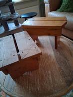 Brocante houten krukjes /vensterbank bankjes, samen 10 €, Ophalen of Verzenden