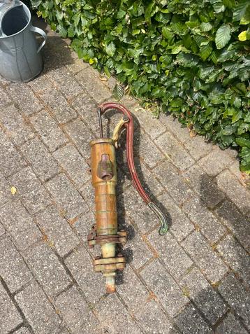 Waterpomp handpomp tuin decoratie beschikbaar voor biedingen