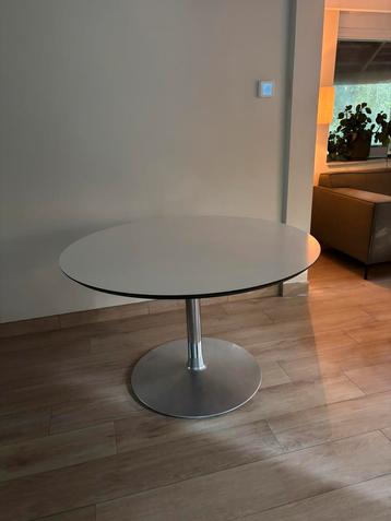 Artifort Circle 3 design eettafel rond tijdloos 120cm beschikbaar voor biedingen