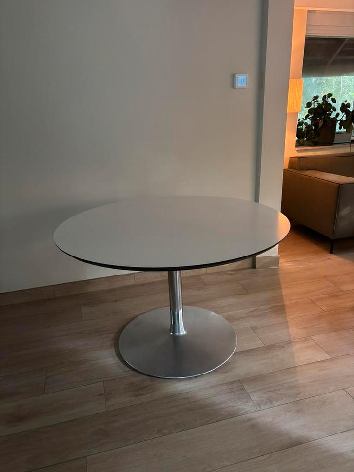 Artifort Circle 3 design eettafel rond tijdloos 120cm, Huis en Inrichting, Tafels | Salontafels, Zo goed als nieuw, Minder dan 50 cm