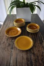 Goedewaagen Gouda oker geel bruin borden groot klein schaal, Antiek en Kunst, Antiek | Keramiek en Aardewerk, Ophalen of Verzenden