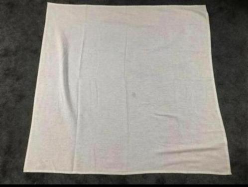 Wit/ creme stoffen tafelkleed 115x115cm, Huis en Inrichting, Tafelkleden, Gebruikt, Vierkant, Binnen, Ophalen of Verzenden