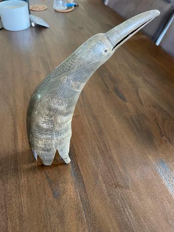 Hoornen Vogelbeeld beschikbaar voor biedingen