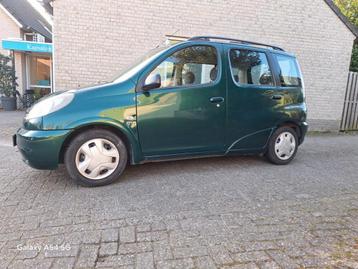 Toyota Yaris Verso 1.3 16V Vvti AUT 2001 Groen G3 beschikbaar voor biedingen