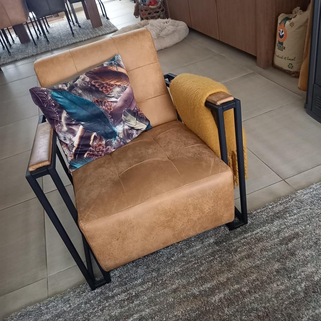 Fauteuil  okergeel  microvezel materiaal.  Super materiaal, Huis en Inrichting, Fauteuils, Ophalen, Overige materialen, Modern strak