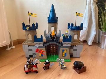 Duplo, groot kasteel met ridders paard schild schild kanon beschikbaar voor biedingen