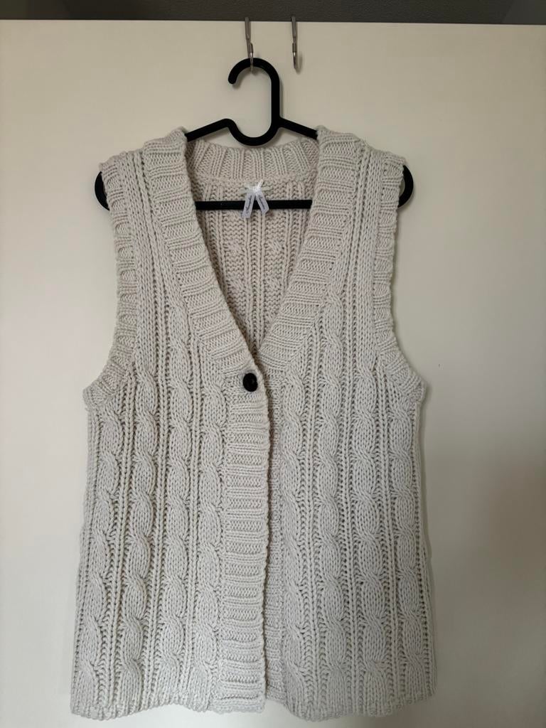 Nieuwe bodywarmer / gilet offwhite met knoop 40/42, Kleding | Dames, Bodywarmers, Ophalen of Verzenden, Nieuw, Maat 38/40 (M)