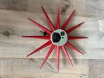 Vitra Sunburst klok Red, Huis en Inrichting, Ophalen of Verzenden, Zo goed als nieuw, Wandklok