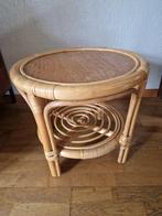(C001) Vintage retro Rotan bijzettafeltje., Huis en Inrichting, Tafels | Bijzettafels, Minder dan 55 cm, Gebruikt, Rond, Ophalen of Verzenden